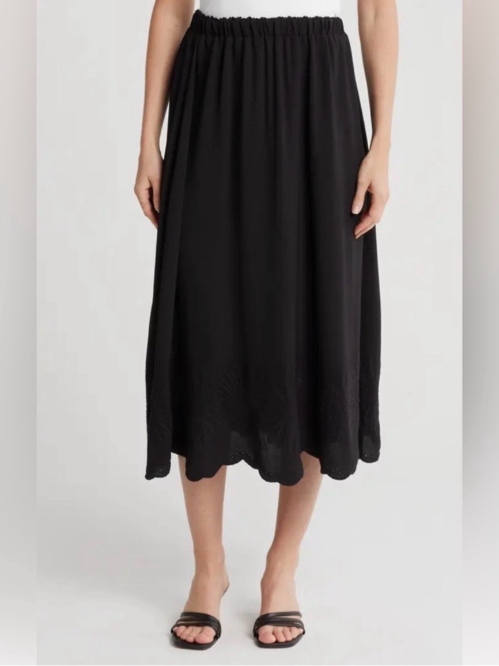 NWOT- ADRIANNA PAPELL Embroidery Scalloped Hem Midi Skirt, Black, size Large